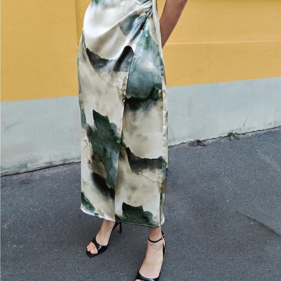 🆕 2024 ZARA TIE DYE SATIN EFFECT MIDI DRESS - Picture 6 of 11